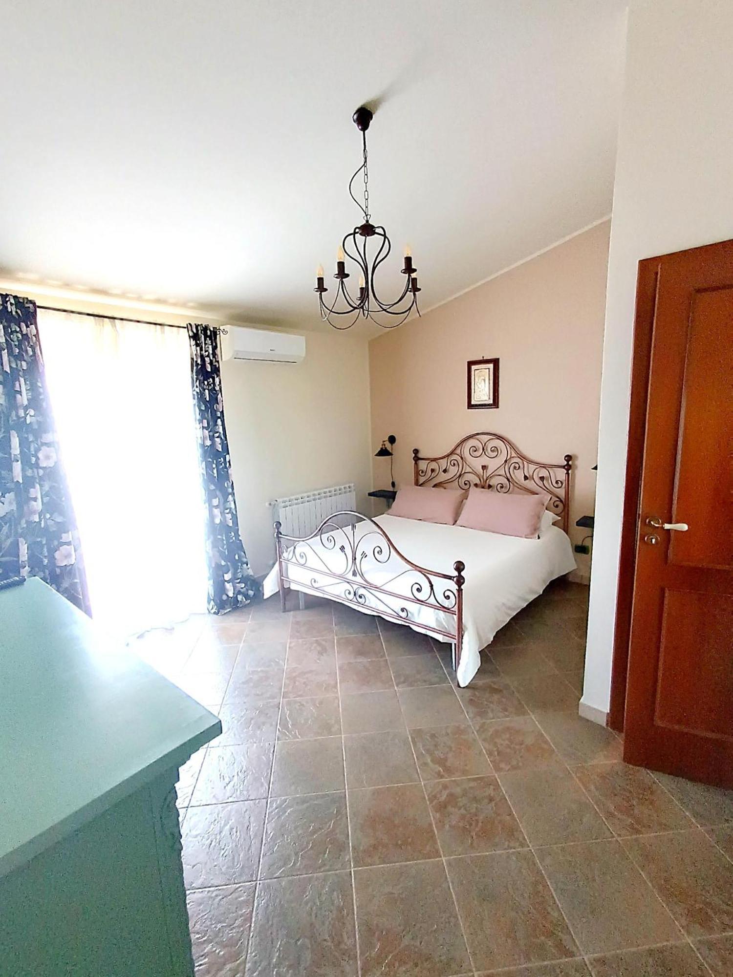 La Casa Di Matilde Bed & Breakfast Gioiosa Marea Dış mekan fotoğraf