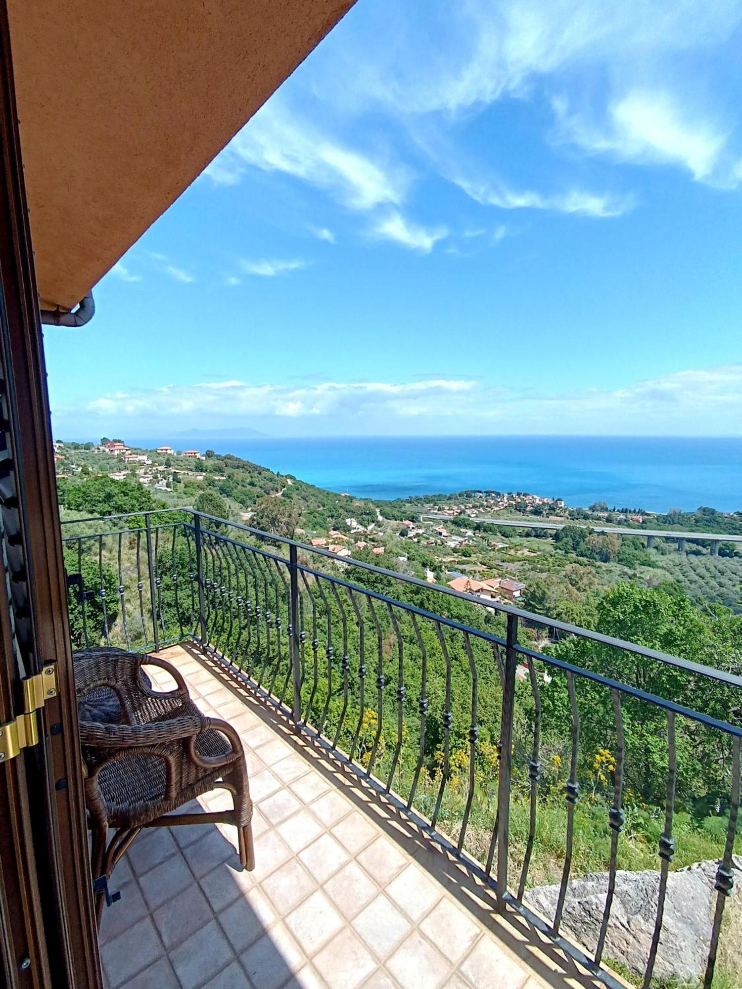 La Casa Di Matilde Bed & Breakfast Gioiosa Marea Dış mekan fotoğraf