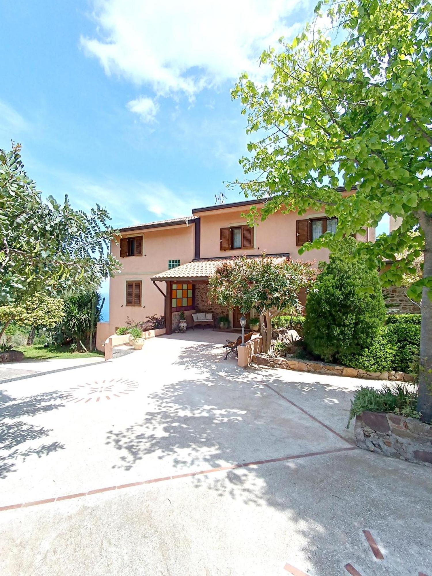 La Casa Di Matilde Bed & Breakfast Gioiosa Marea Dış mekan fotoğraf